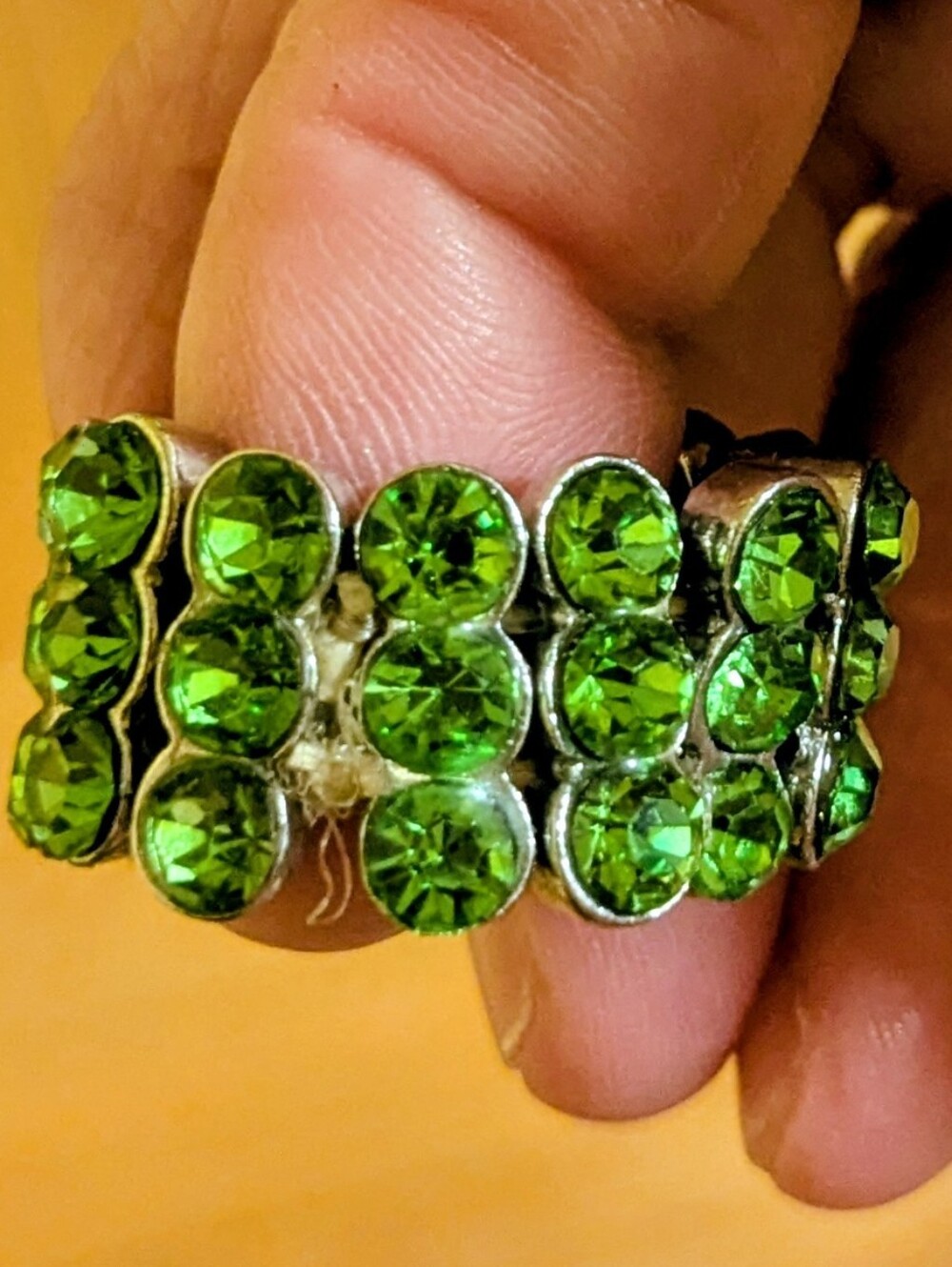Vintage 80s 90s Triple Row Emerald Green Rhinestone Crystal Stretch Ring - Picture 11 of 14